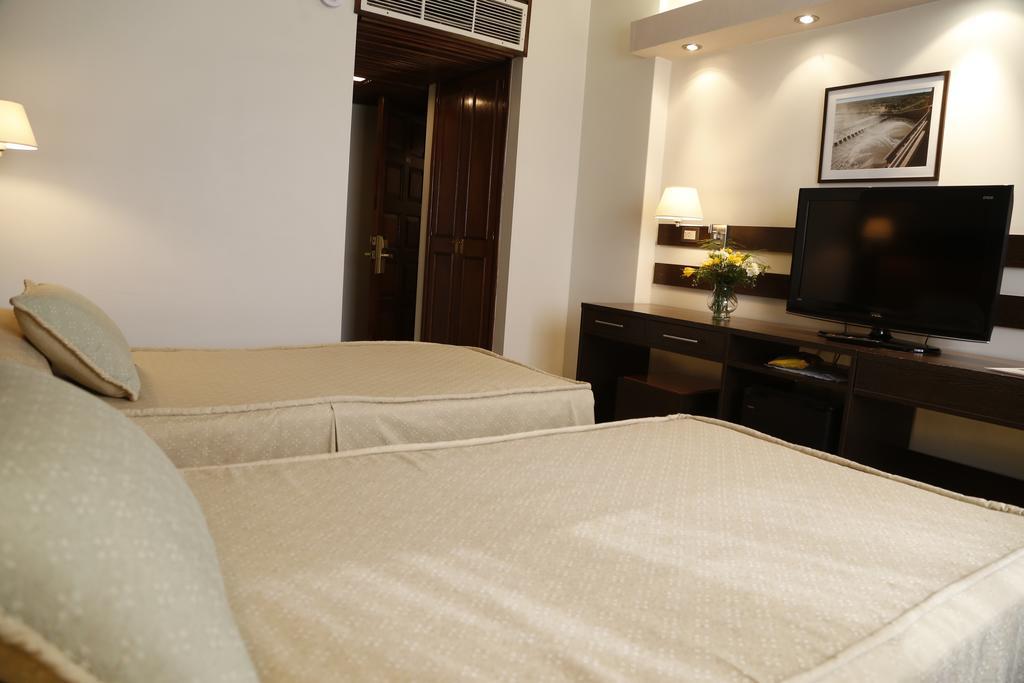 Hotel Corregidor La Plata Extérieur photo